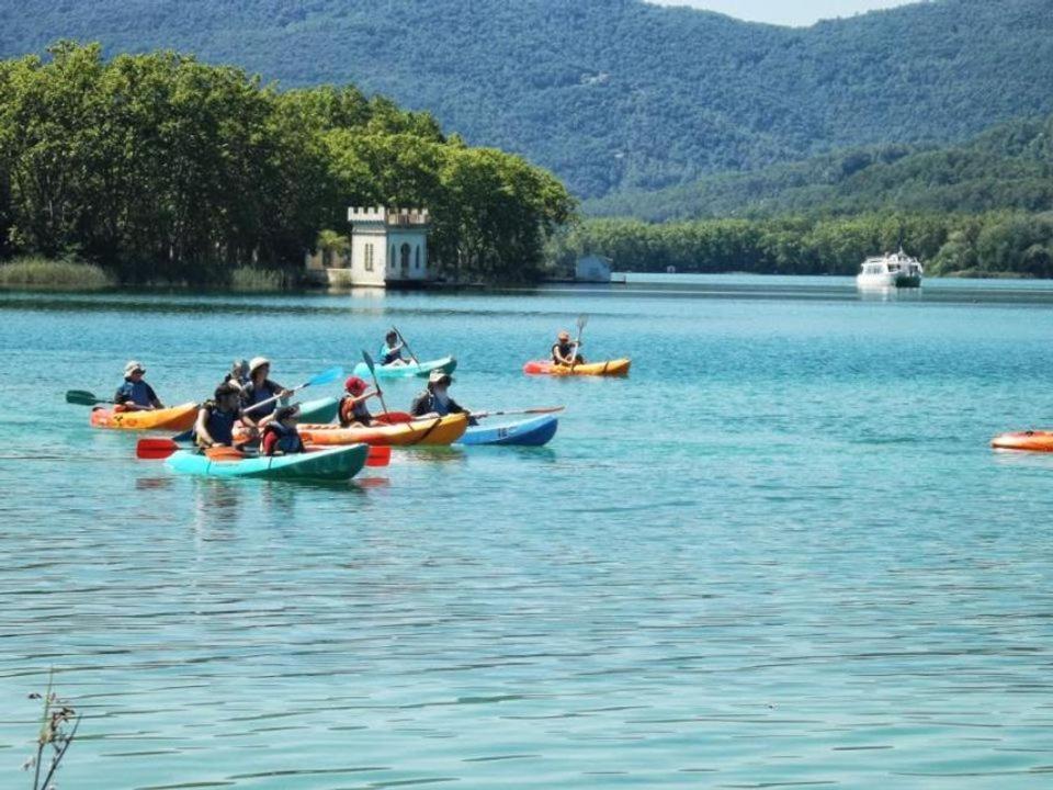 Camping Bungalow El Llac De Banyoles Porqueres Exterior photo