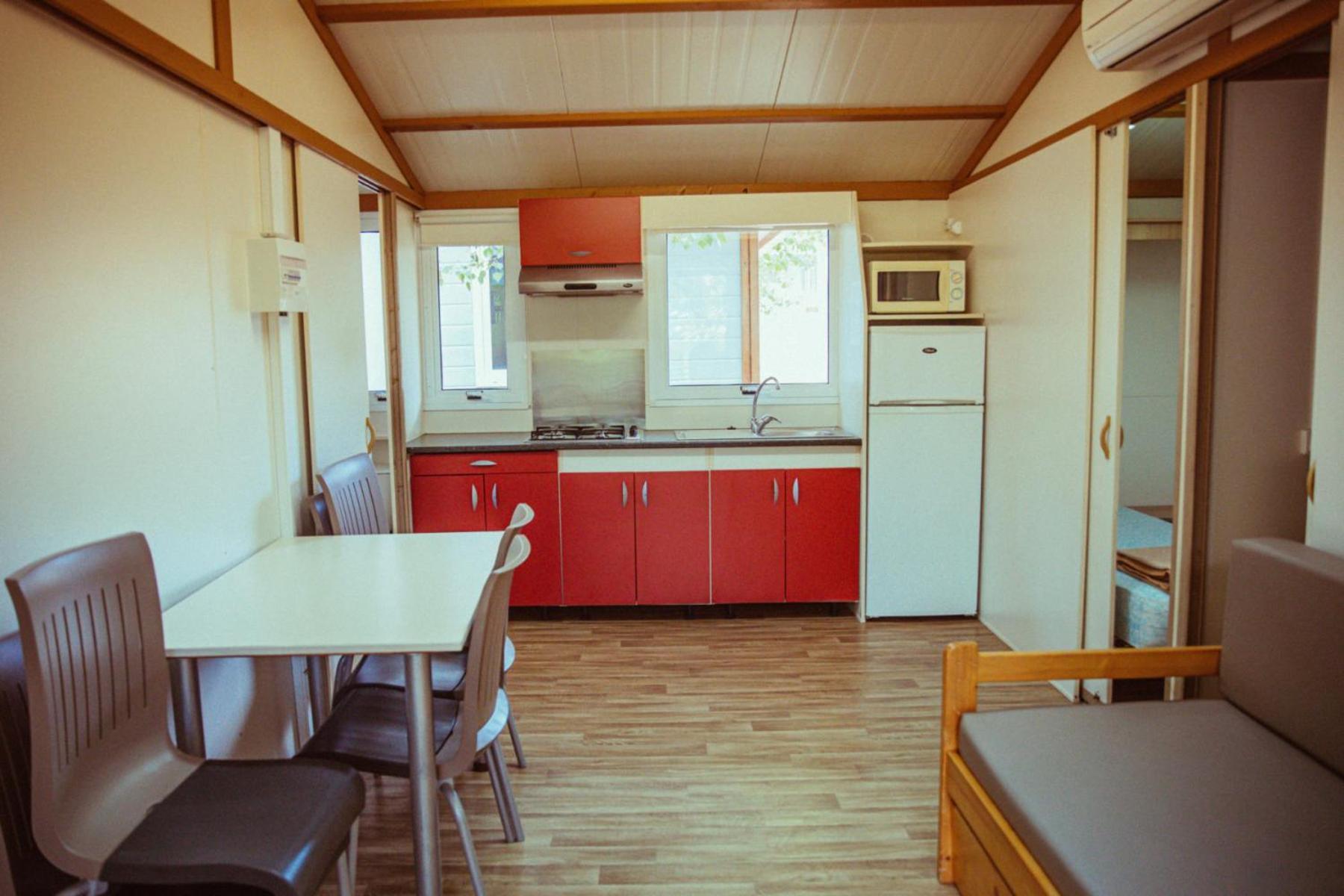 Camping Bungalow El Llac De Banyoles Porqueres Room photo